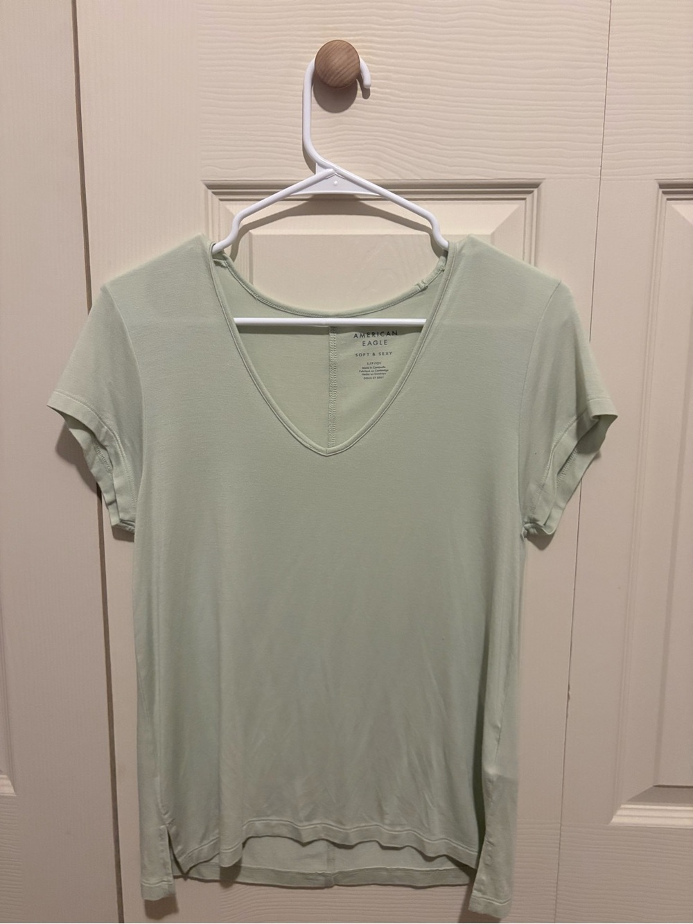 American Eagle Outfitters Pale Mint V-Neck Short Sleeve Tee